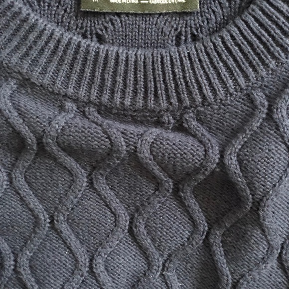 The Fifth Lable Sweater - Picture 2 of 2